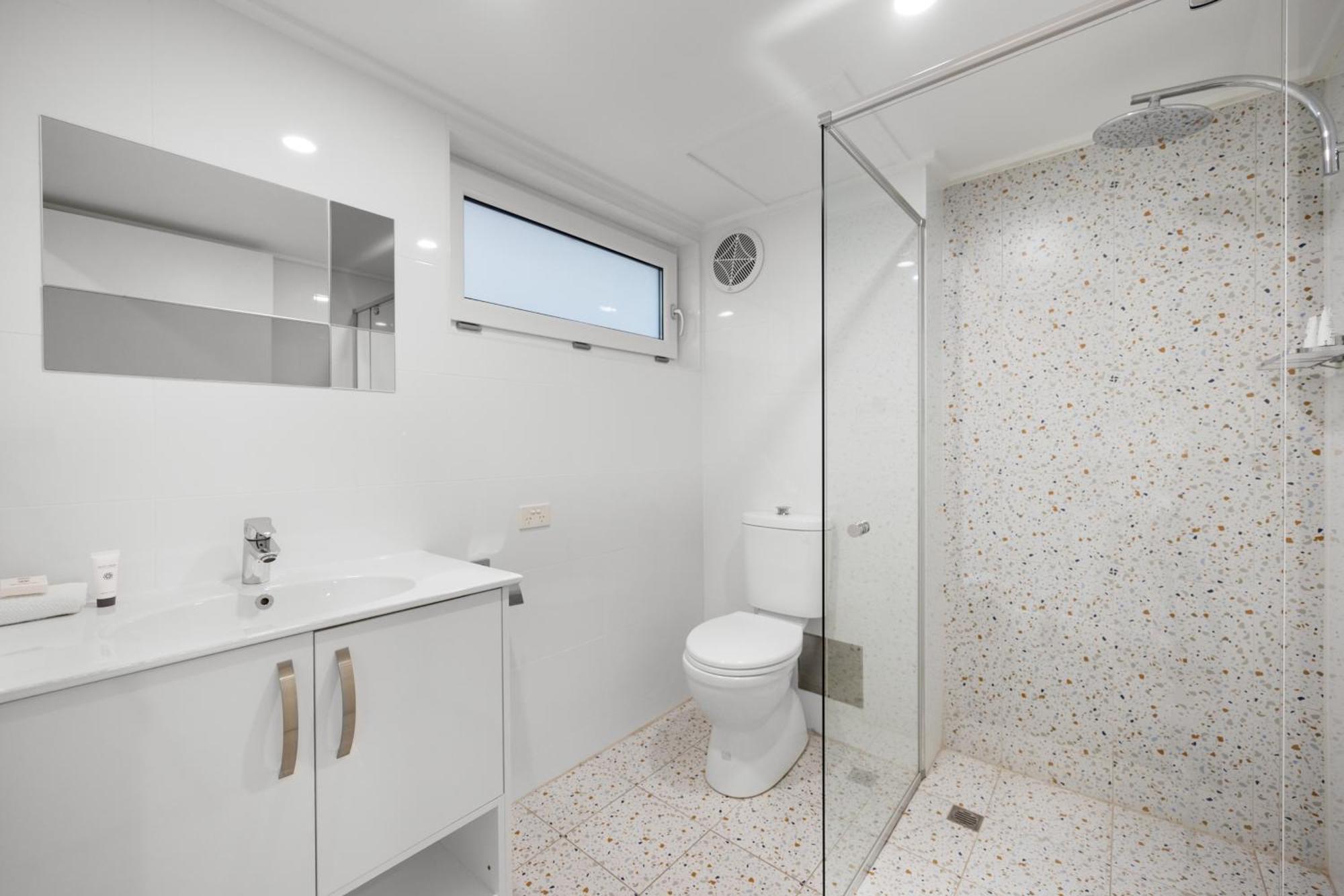 Best Western Adelaide Airport Экстерьер фото